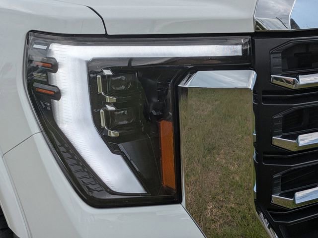 Used 2024 GMC Sierra 2500 SLT w/ SLT Premium Package image 10