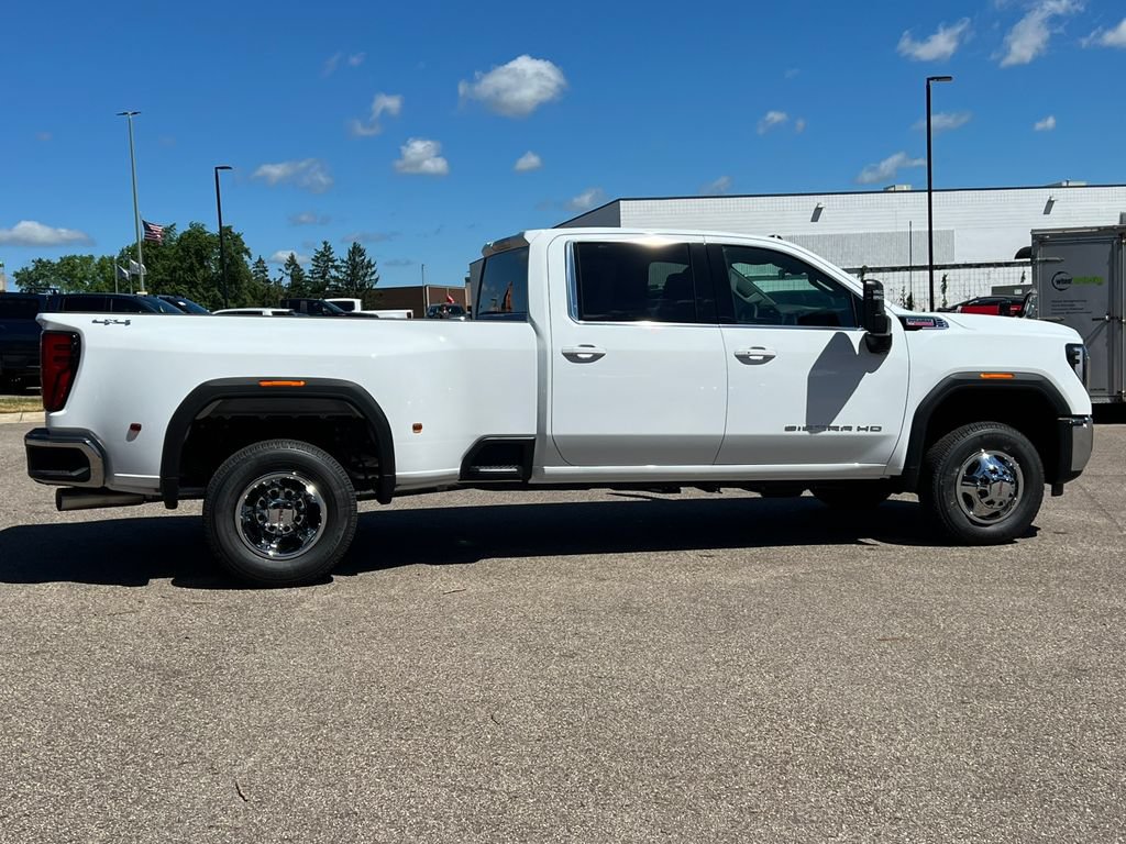 New 2026 GMC Sierra 3500 SLE w/ SLE Value Package AWD/4WD image 47