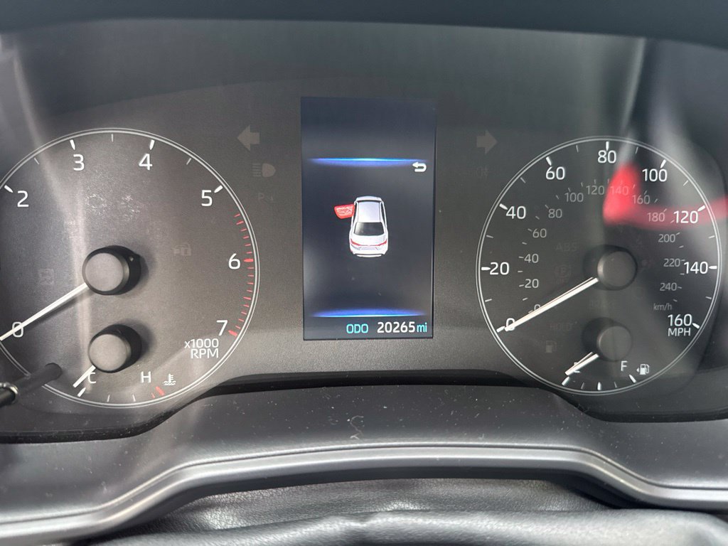 Used 2025 Toyota Corolla LE FWD image 2