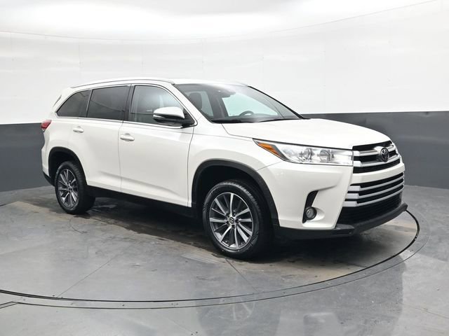 Used 2019 Toyota Highlander XLE image 2