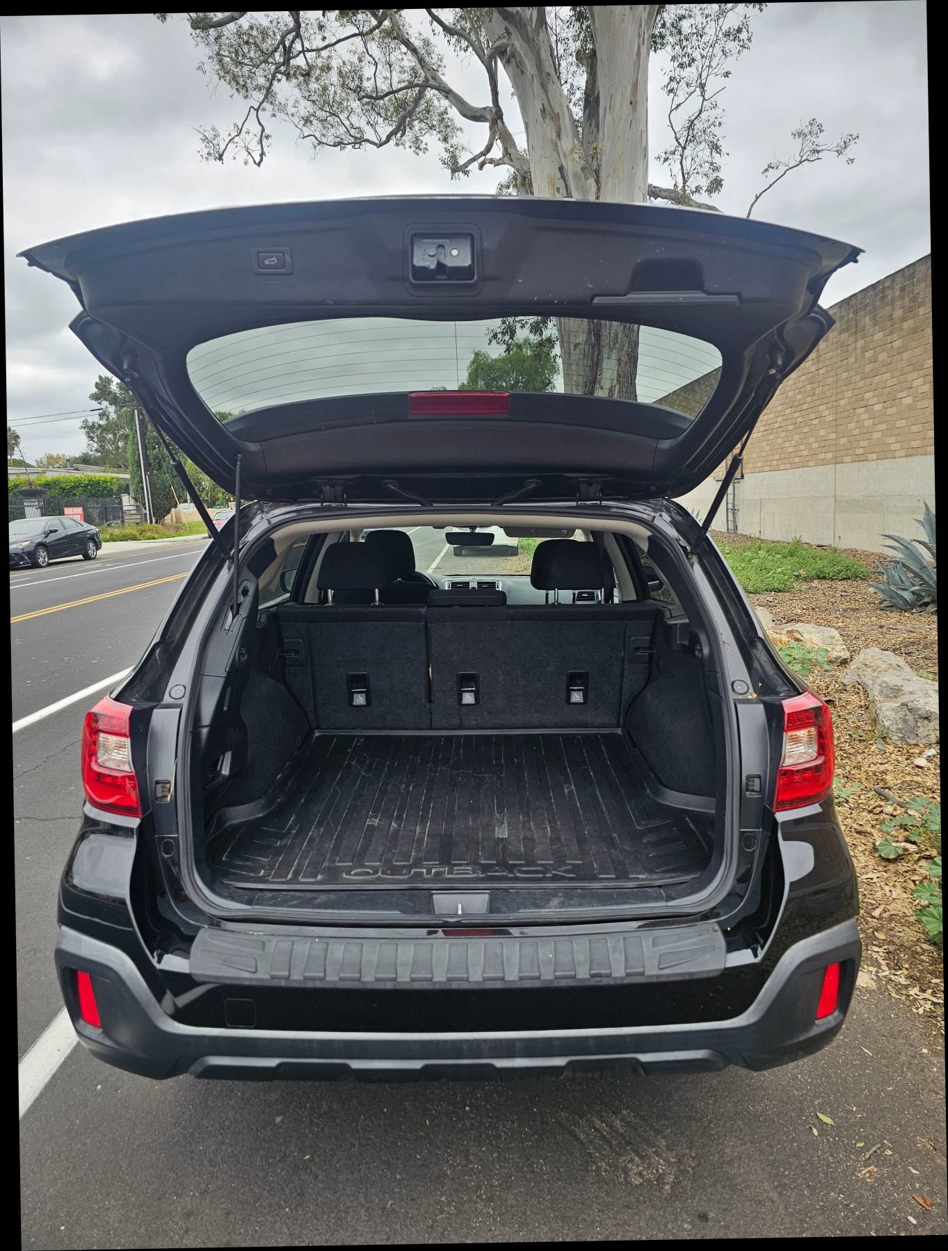 Used 2019 Subaru Outback 2.5i Premium image 16