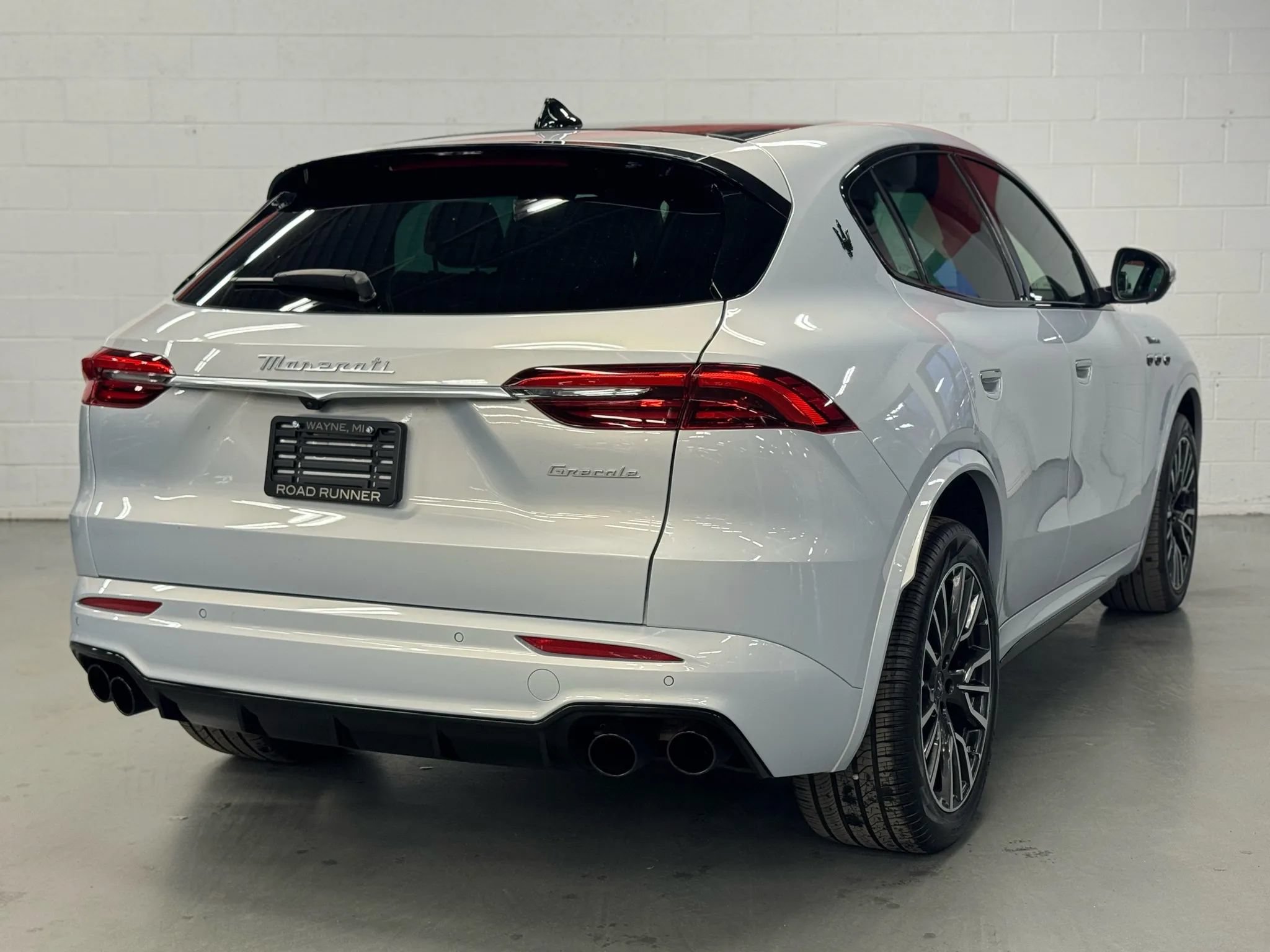 Used 2023 Maserati Grecale Modena AWD/4WD image 5
