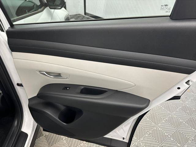 New 2026 Hyundai Tucson SEL FWD image 17