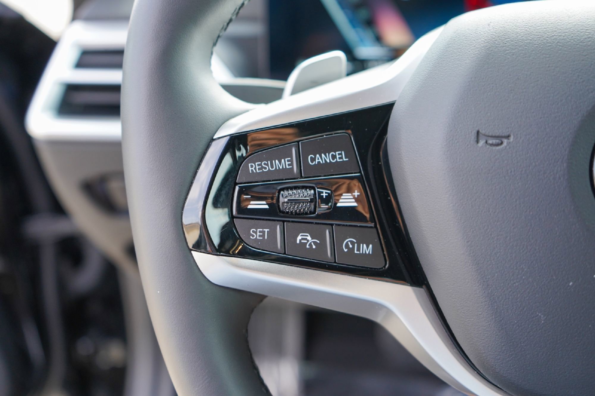 Used 2025 BMW 330i Sedan image 12