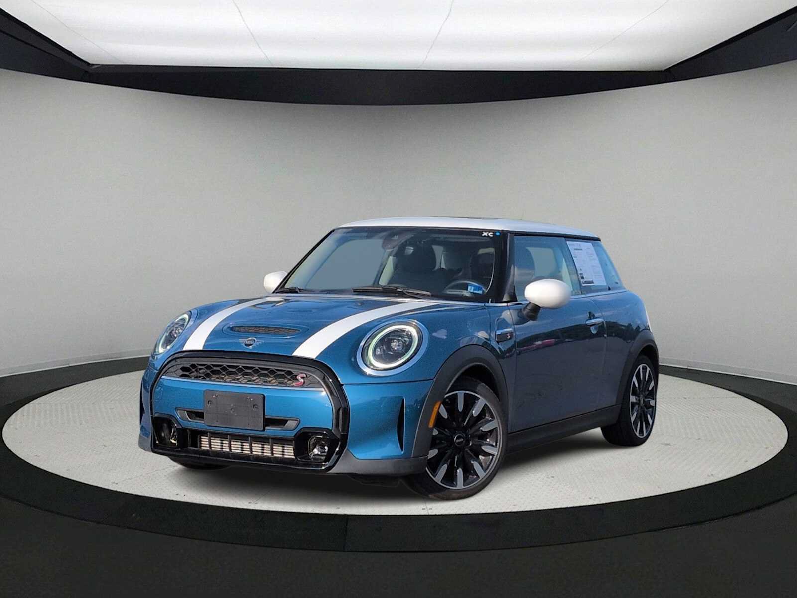 Used 2022 MINI Cooper S FWD image 1