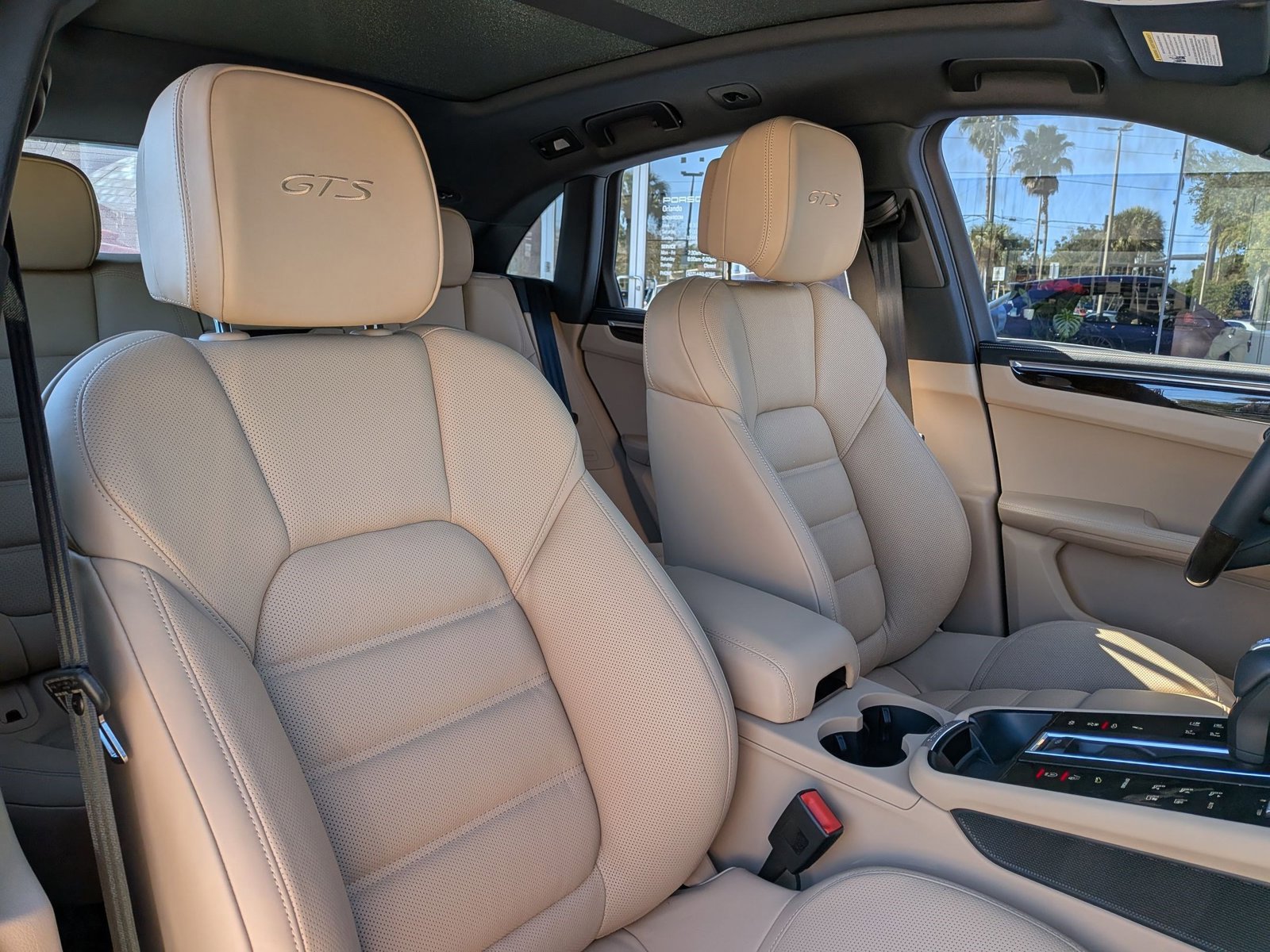 Certified 2025 Porsche Macan GTS image 24