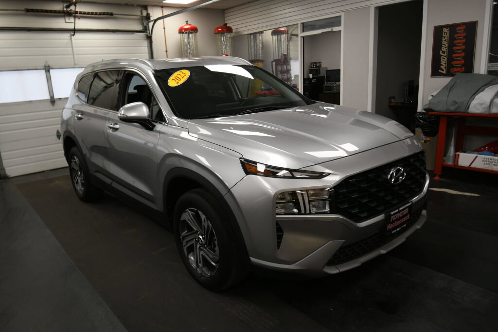 Used 2023 Hyundai Santa Fe SEL AWD/4WD image 2