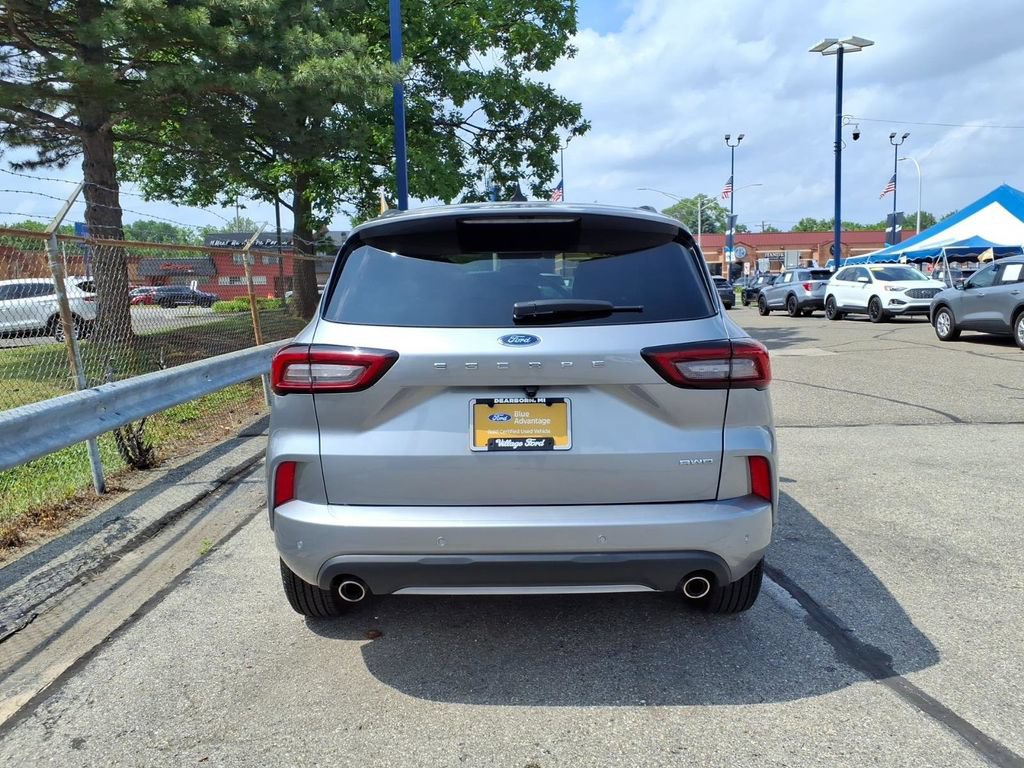 Used 2024 Ford Escape ST-Line w/ Tech Pack #1 AWD/4WD image 8