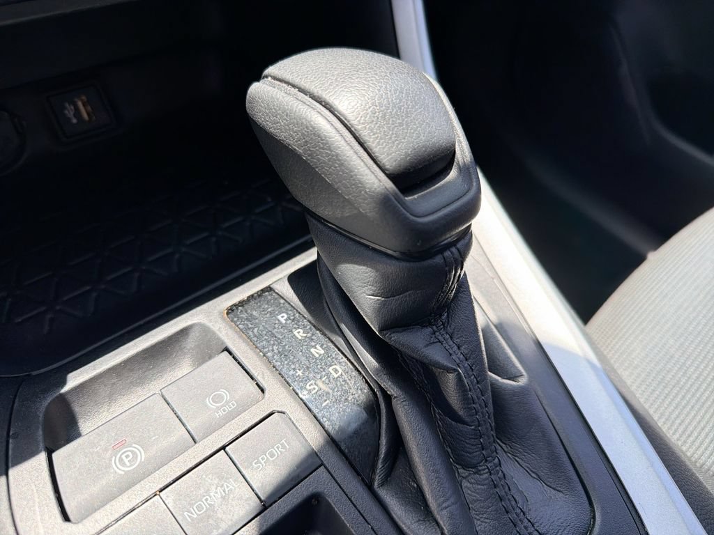 Used 2023 Toyota RAV4 LE FWD image 20