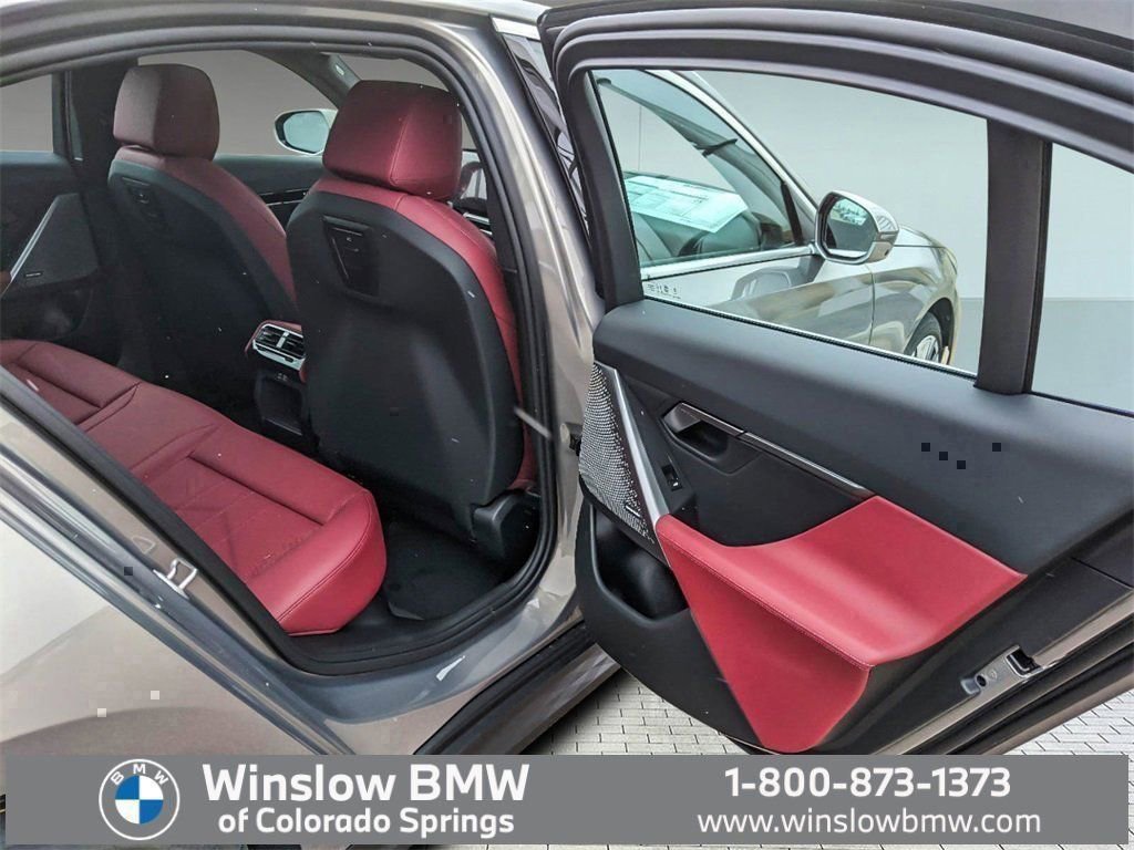 Used 2024 BMW 530i xDrive 530i xDrive w/ Premium Package image 25