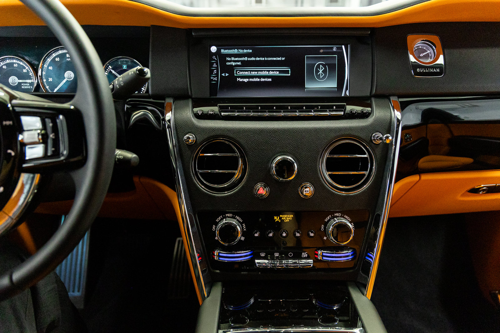 Certified 2024 Rolls-Royce Cullinan AWD/4WD image 45