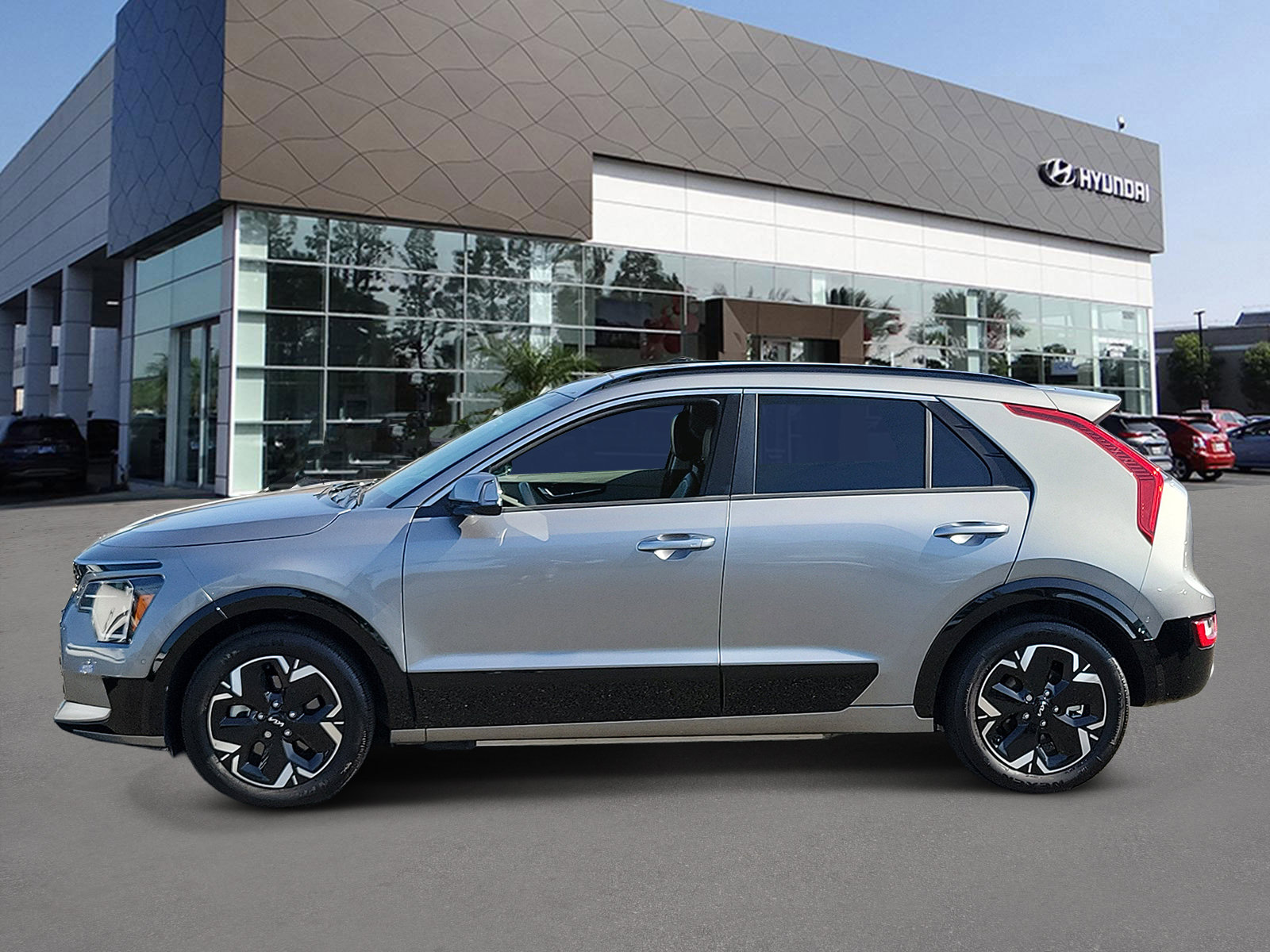 Used 2023 Kia Niro Wave FWD image 3