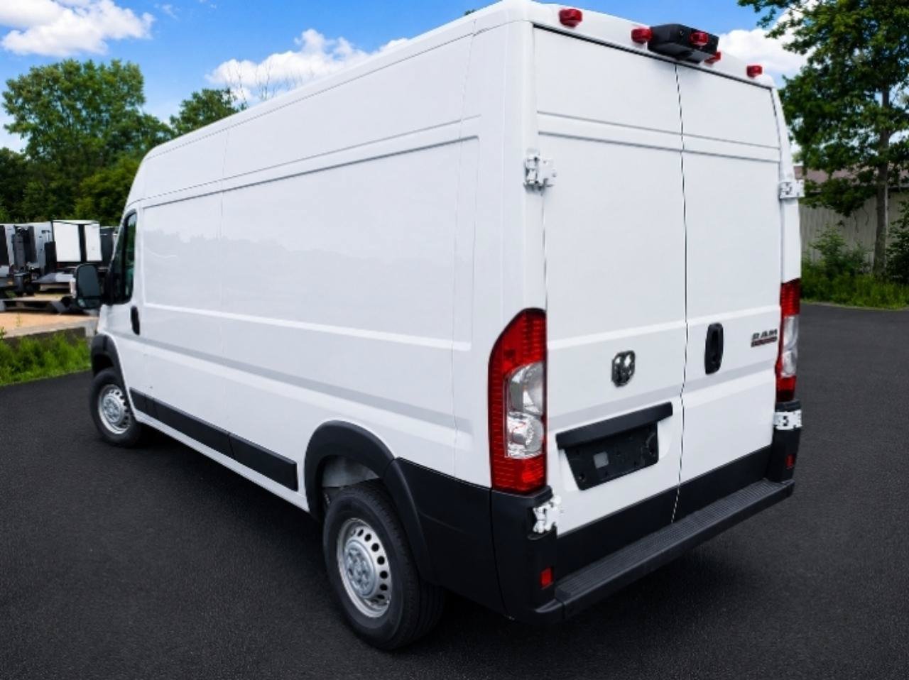Used 2025 RAM ProMaster 2500 w/ Convenience Group FWD image 5