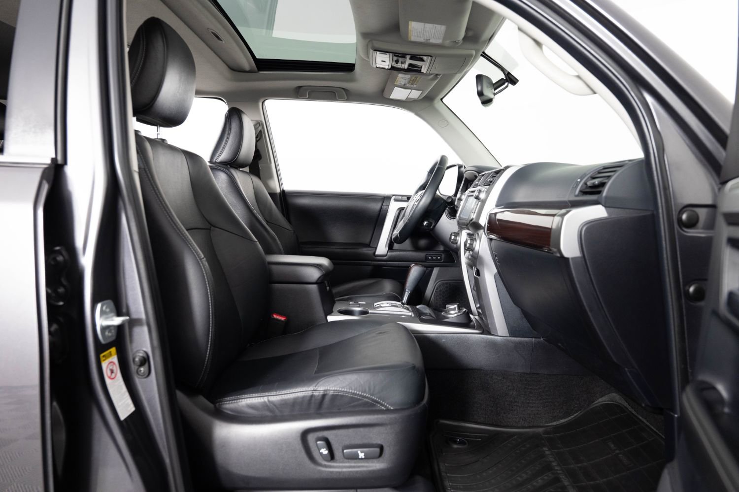 Used 2015 Toyota 4Runner Limited AWD/4WD image 28