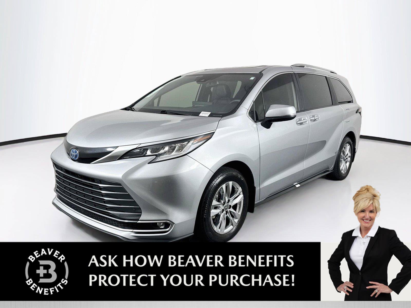 Certified 2025 Toyota Sienna Limited FWD image 1