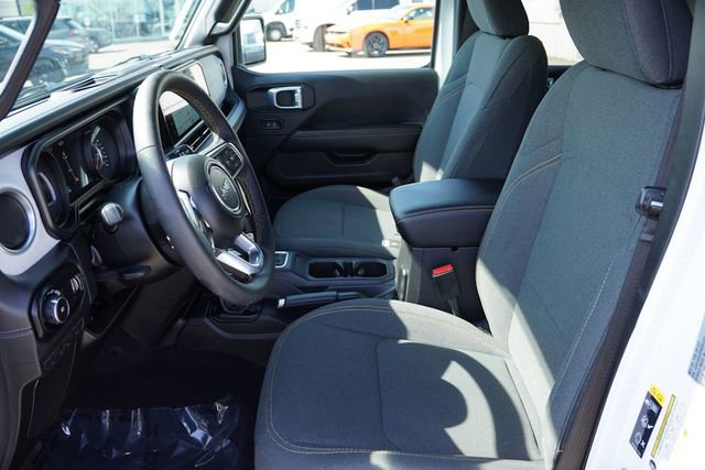 Used 2024 Jeep Wrangler Sahara image 15
