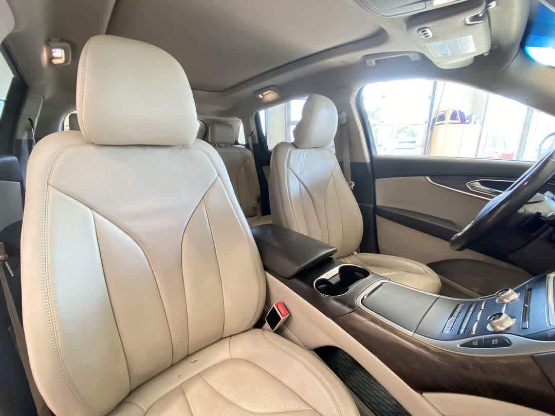 Used 2016 Lincoln MKX Reserve w/ Technology Package AWD/4WD image 28