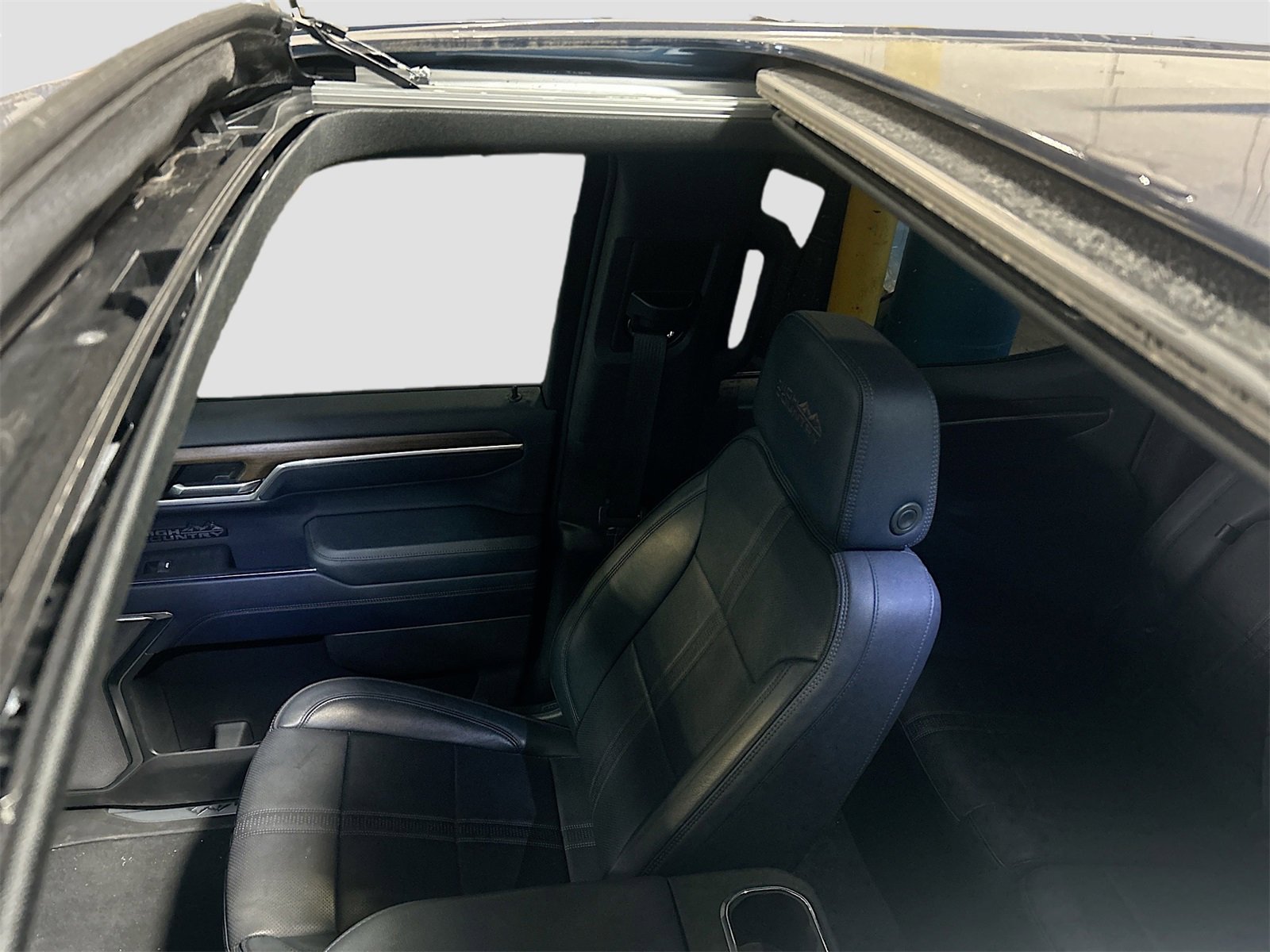 Used 2022 Chevrolet Silverado 1500 High Country w/ Z71 Off-Road Package image 22