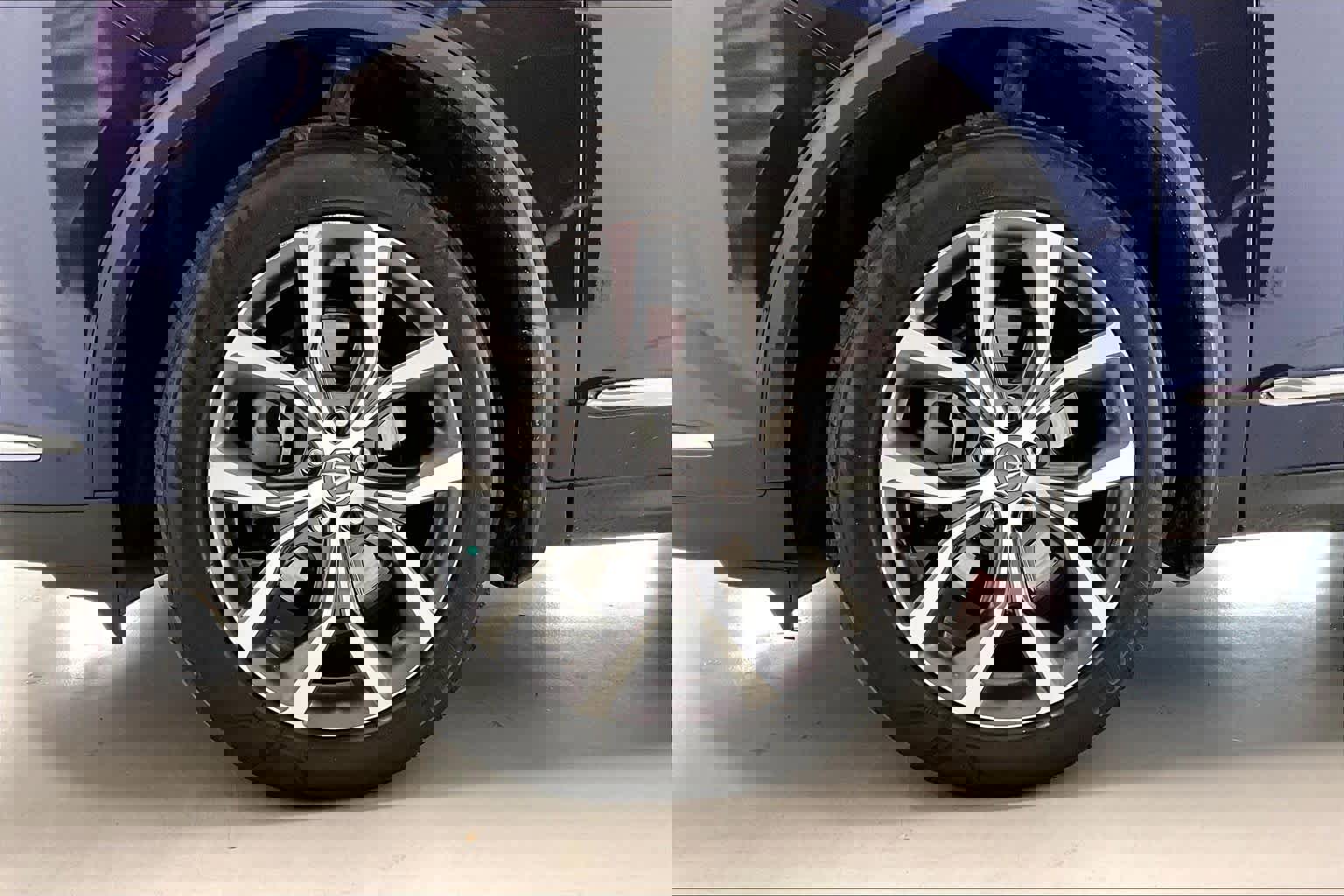 Used 2023 Acura MDX SH-AWD w/ Technology Package image 7