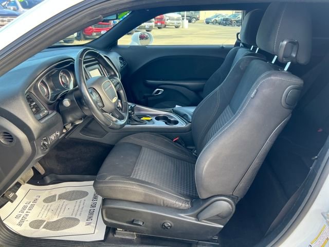 Used 2015 Dodge Challenger SXT image 11