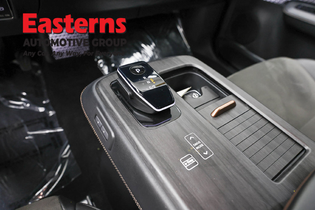 Used 2024 Nissan Ariya AWD image 14