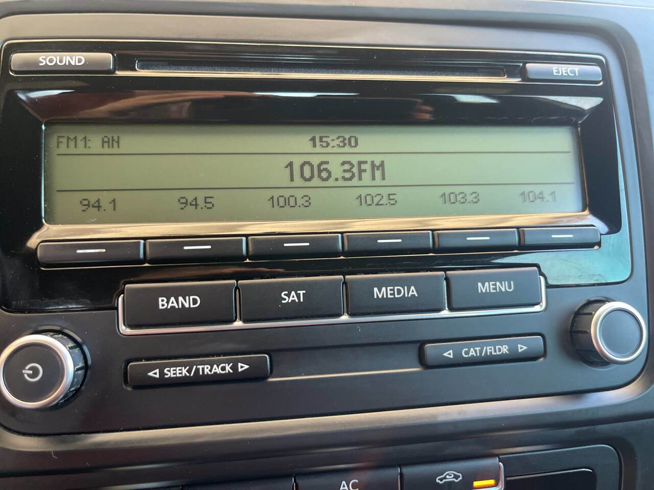 Used 2011 Volkswagen Golf 2-Door image 21