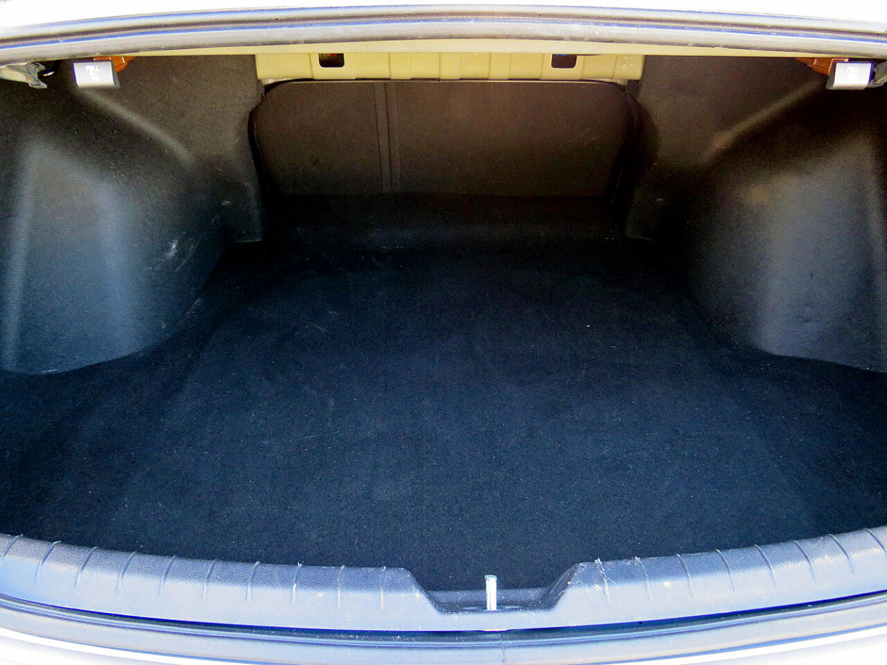 Used 2023 Kia K5 EX image 32