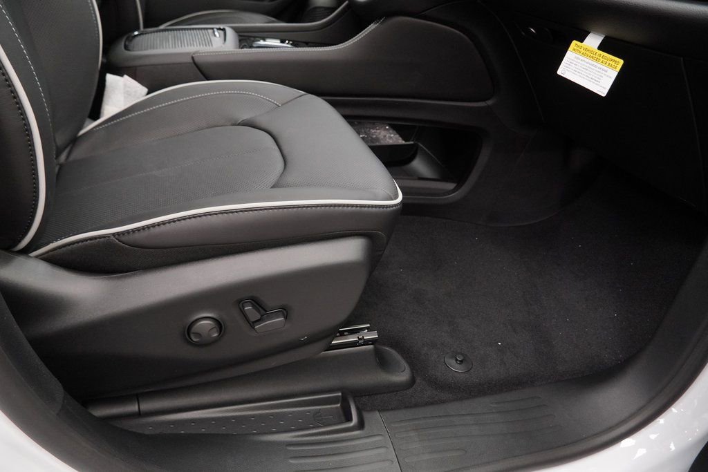 New 2026 Chrysler Pacifica Limited w/ S Appearance Package image 34