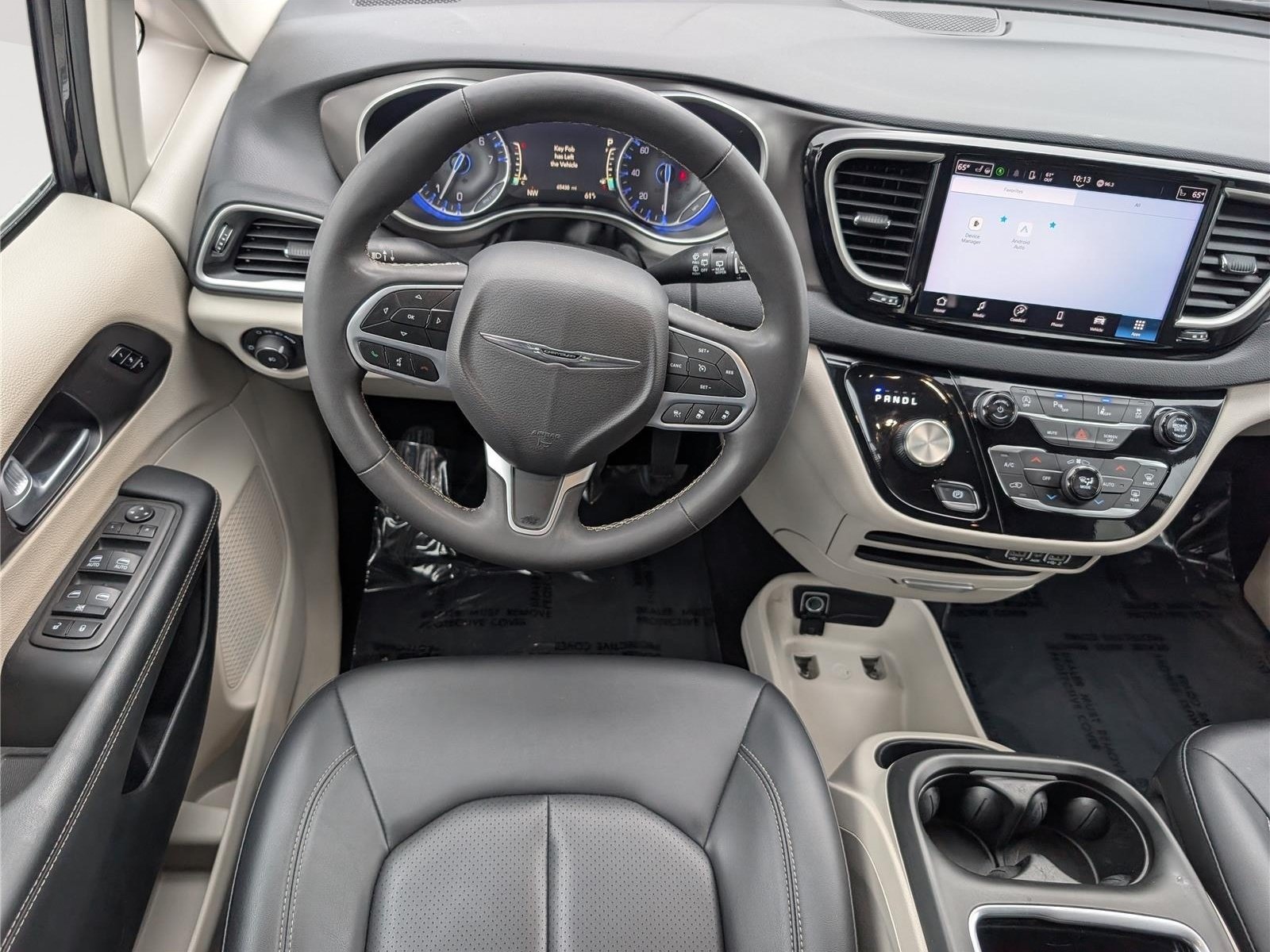 Used 2024 Chrysler Pacifica Touring-L FWD image 17