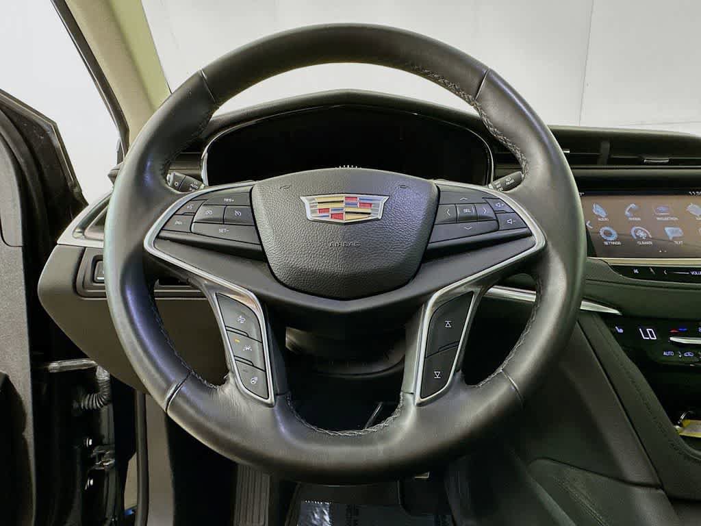 Used 2017 Cadillac XT5 Luxury w/ Driver Awareness Package AWD/4WD image 16