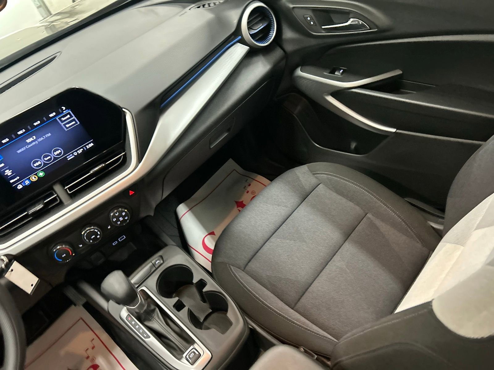 Used 2024 Chevrolet Trax LS w/ LS Convenience Package image 27