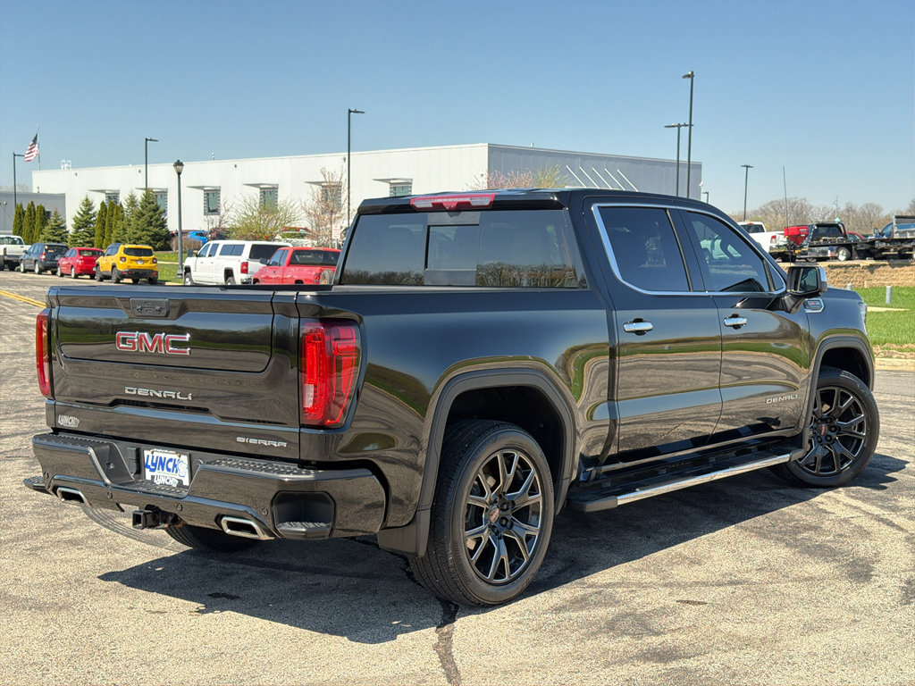 Used 2023 GMC Sierra 1500 Denali w/ Technology Package AWD/4WD image 4