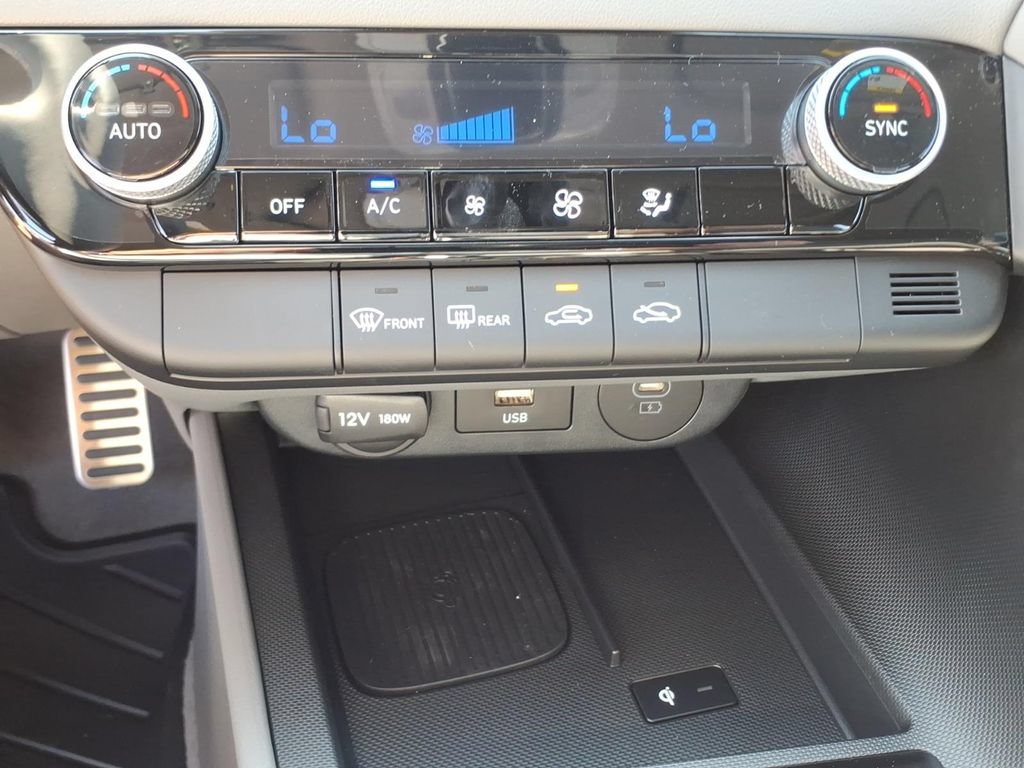 New 2026 Hyundai Elantra Sport FWD image 22