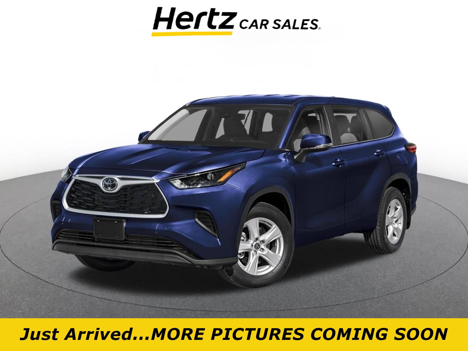 Used 2025 Toyota Highlander LE FWD image 1