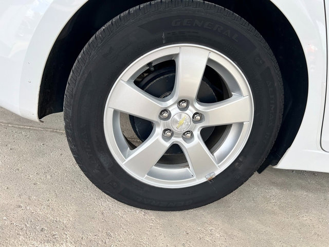 Used 2015 Chevrolet Cruze LT image 14