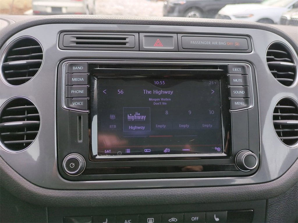 Used 2017 Volkswagen Tiguan S image 24