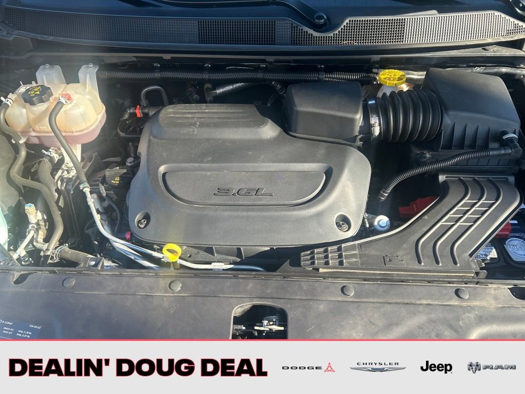 Used 2024 Chrysler Pacifica Touring-L image 21