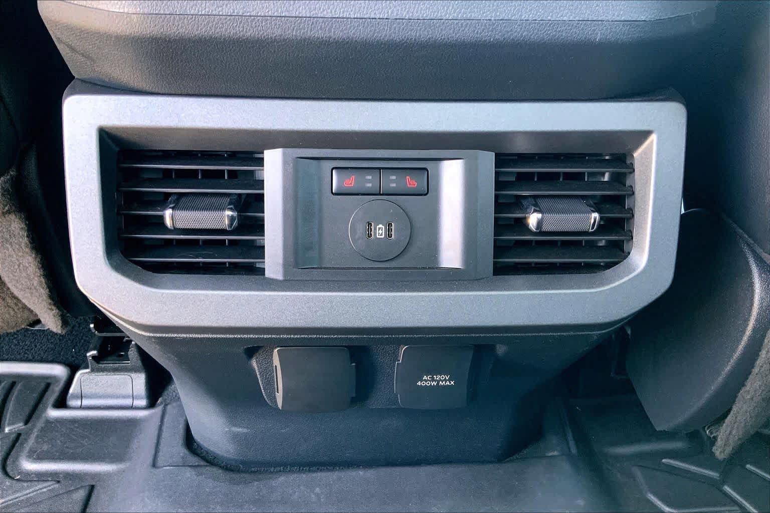 Used 2023 Ford F250 Lariat w/ Sport Appearance Package AWD/4WD image 30
