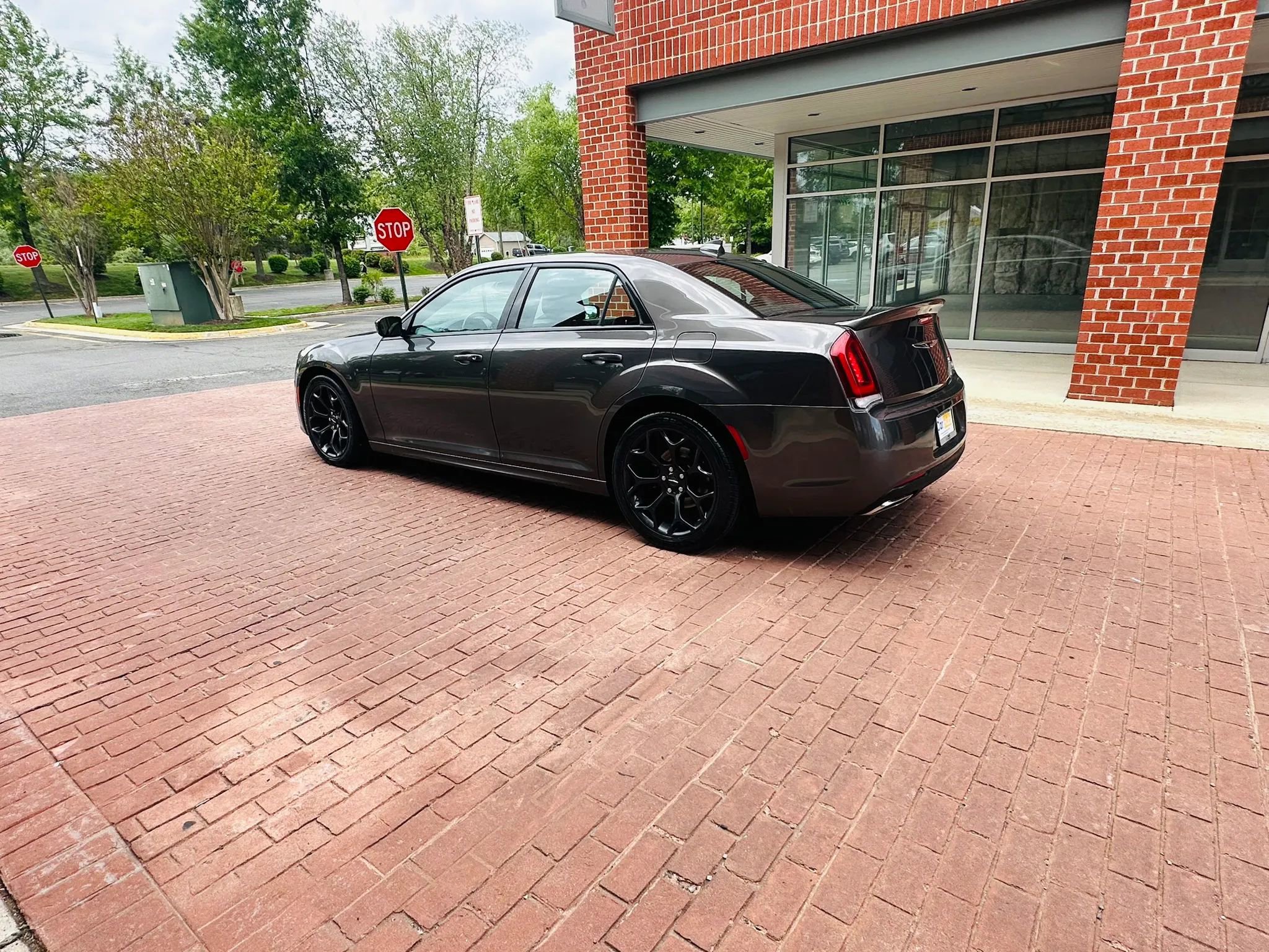Used 2020 Chrysler 300 S RWD image 4