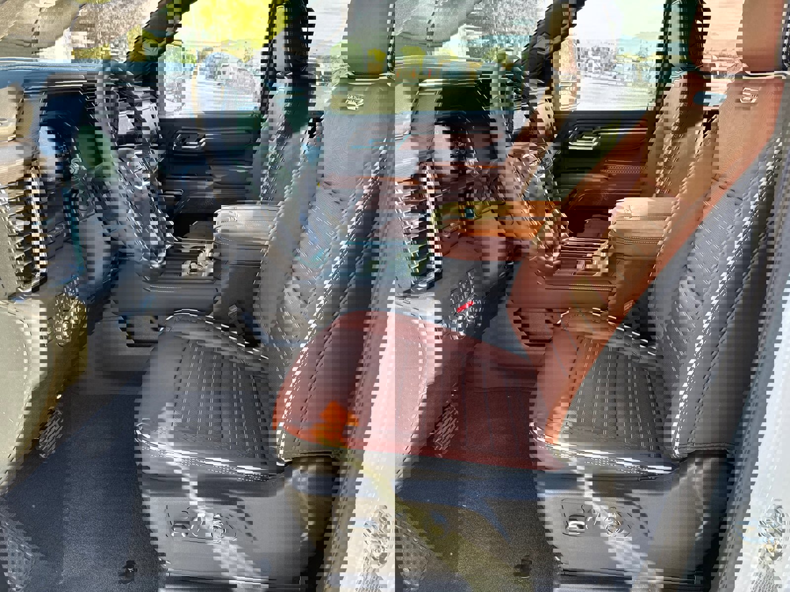 New 2026 GMC Sierra 3500 Denali Ultimate w/ LPO, Black Badging Package image 26