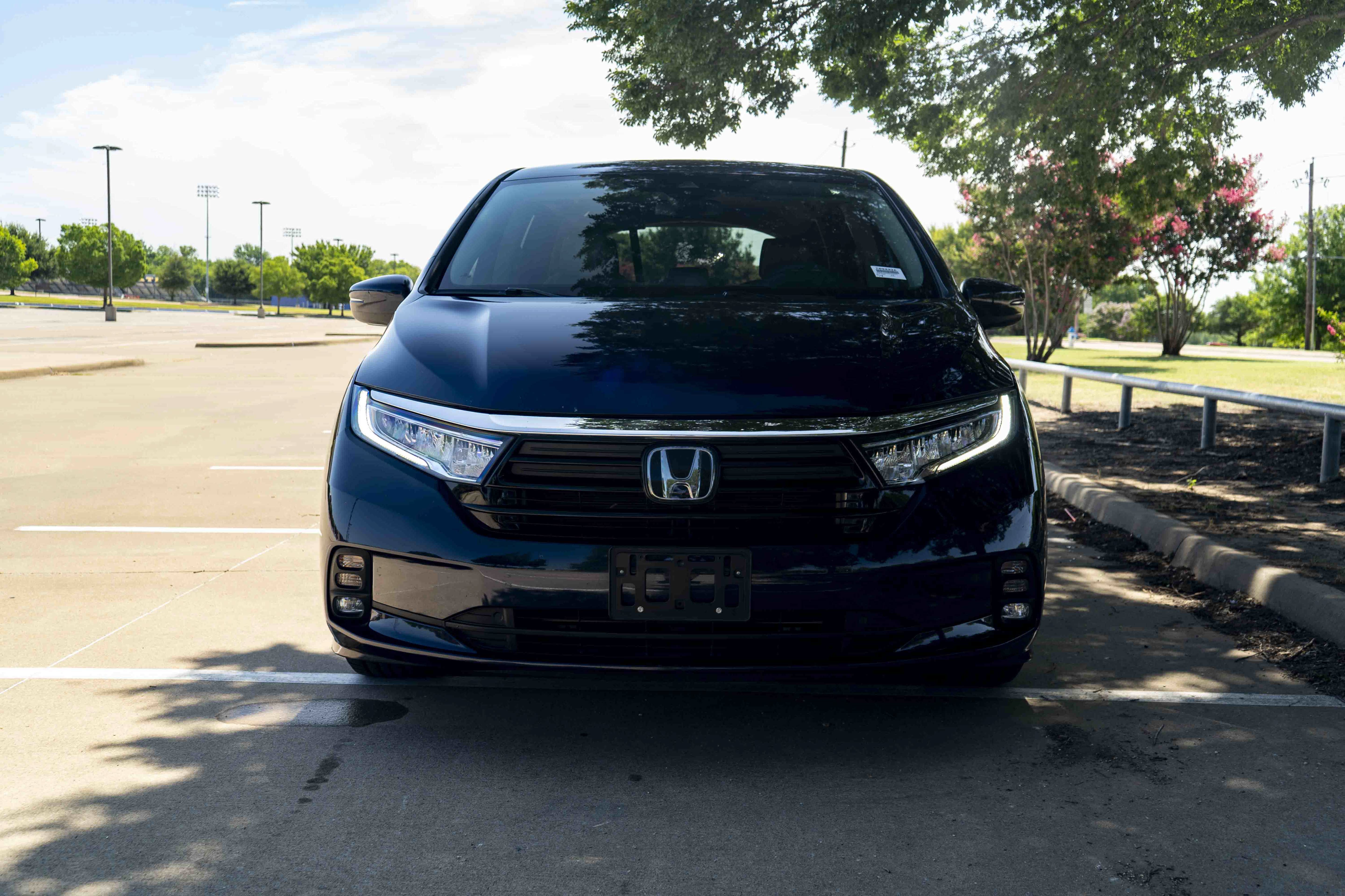 Used 2023 Honda Odyssey EX image 3