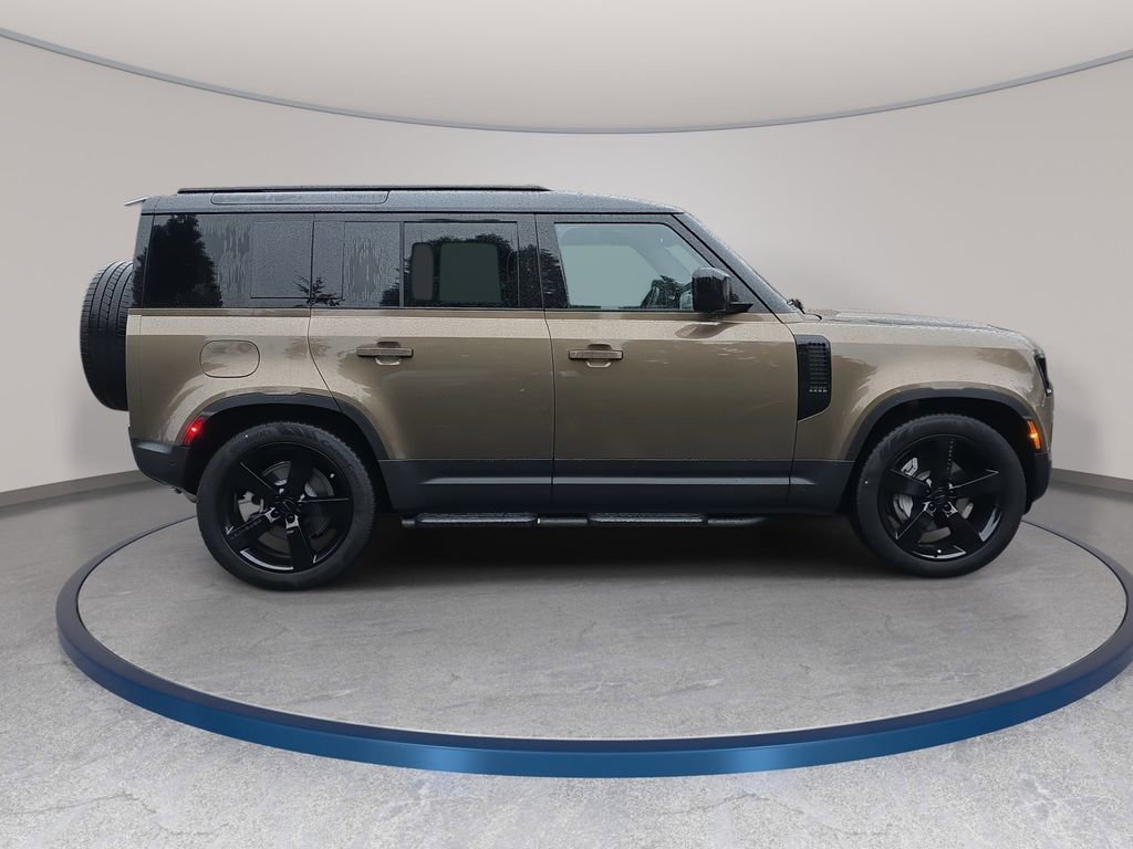 New 2026 Land Rover Defender 110 S image 4