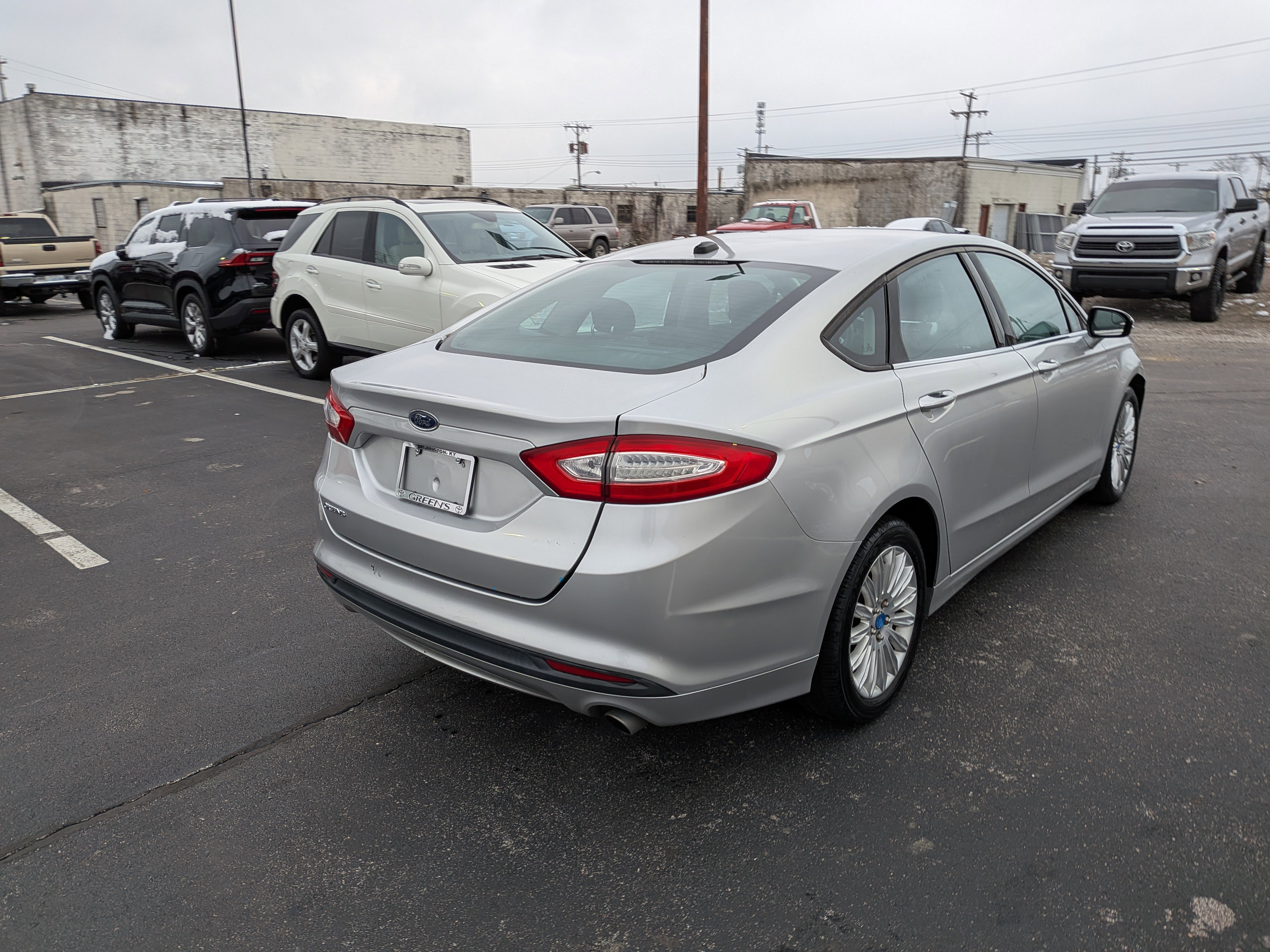 Used 2013 Ford Fusion SE image 9