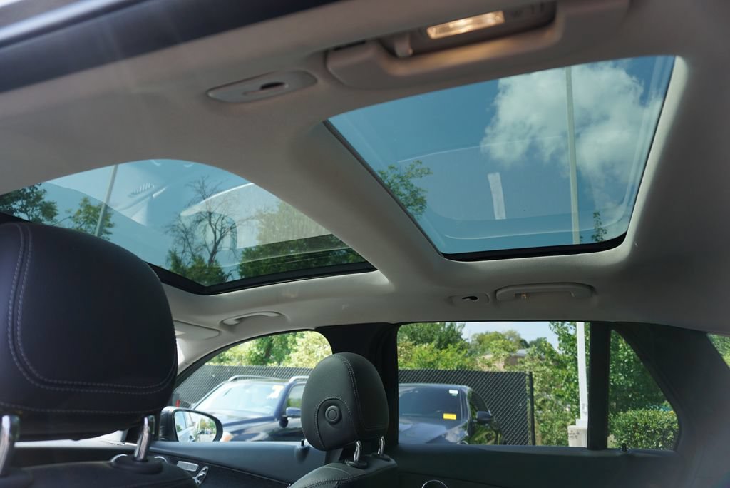 Certified 2021 Mercedes-Benz GLC 300 image 18