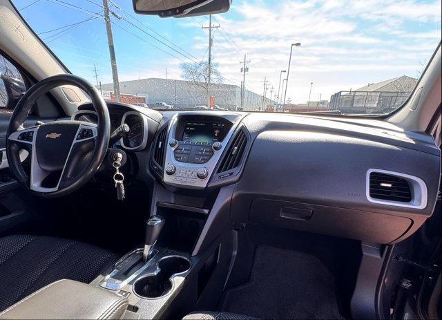 Used 2017 Chevrolet Equinox LT w/ Convenience Package image 12