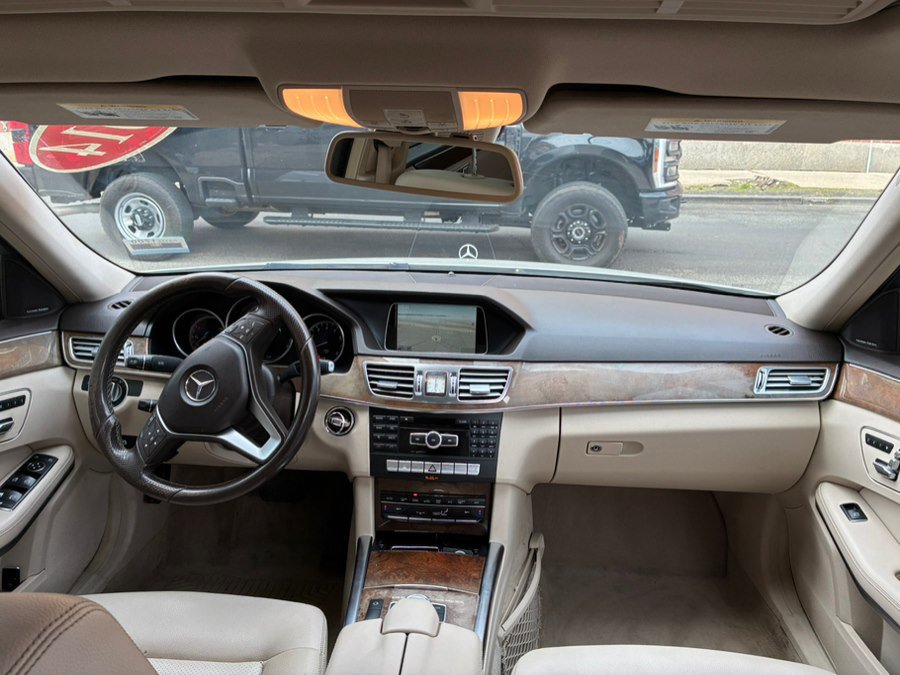 Used 2014 Mercedes-Benz E 350 4MATIC Sedan image 19
