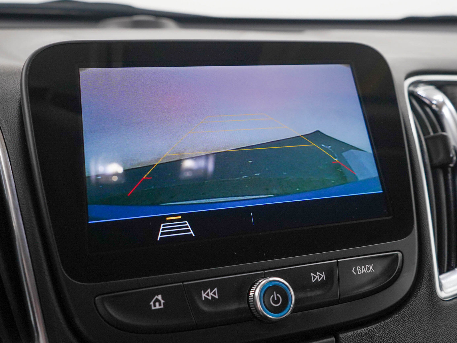 Used 2019 Chevrolet Malibu LT w/ Driver Confidence Package II FWD image 26