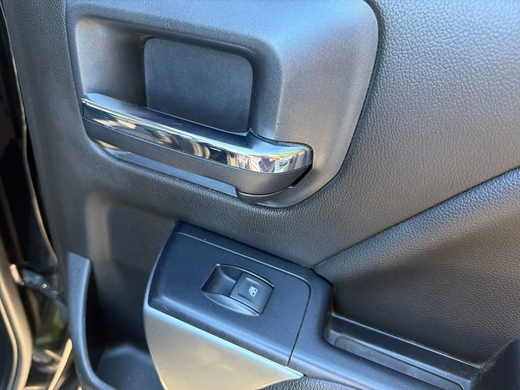Used 2018 Chevrolet Silverado 1500 LT AWD/4WD image 23