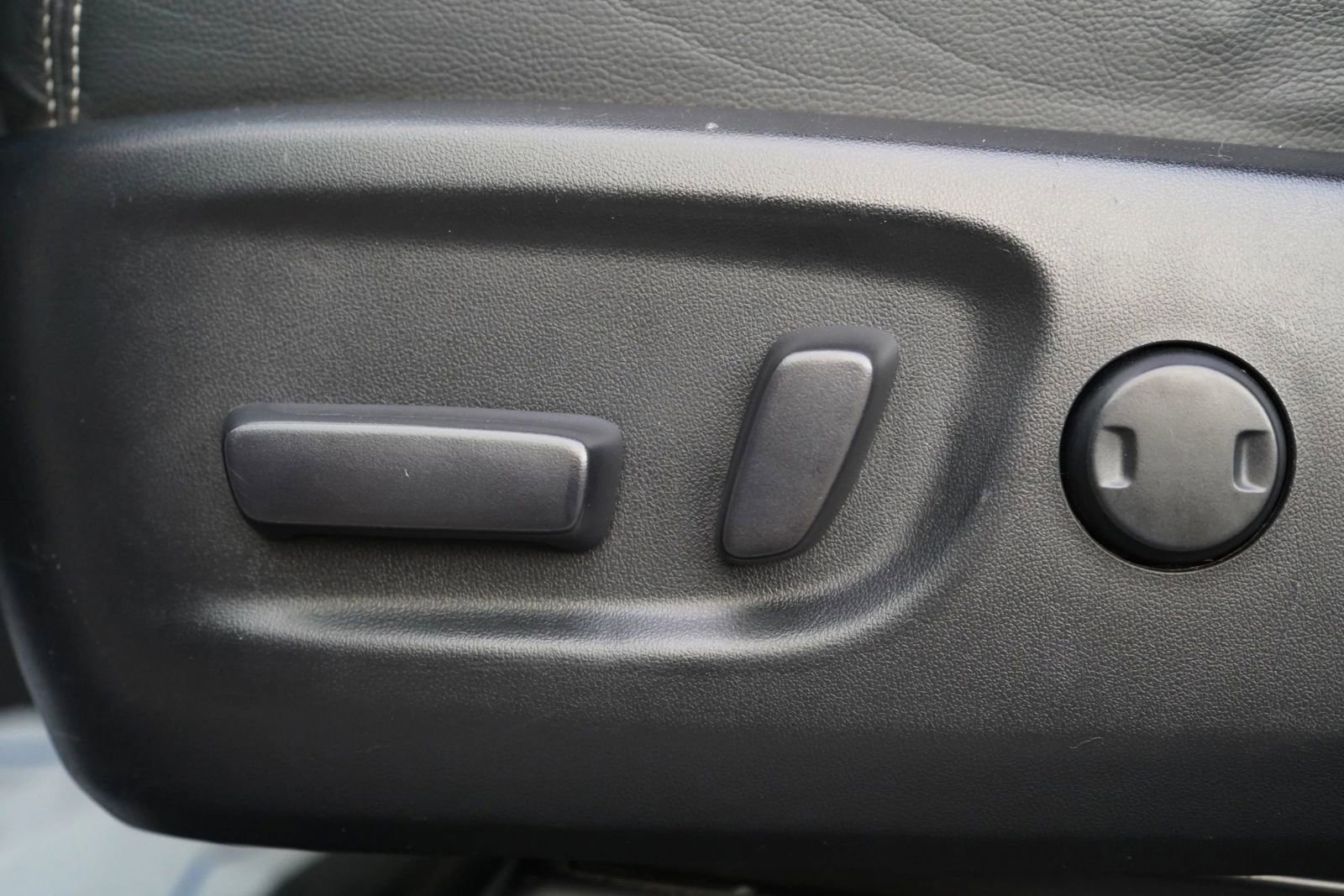 Used 2015 Toyota Sienna SE Premium image 18