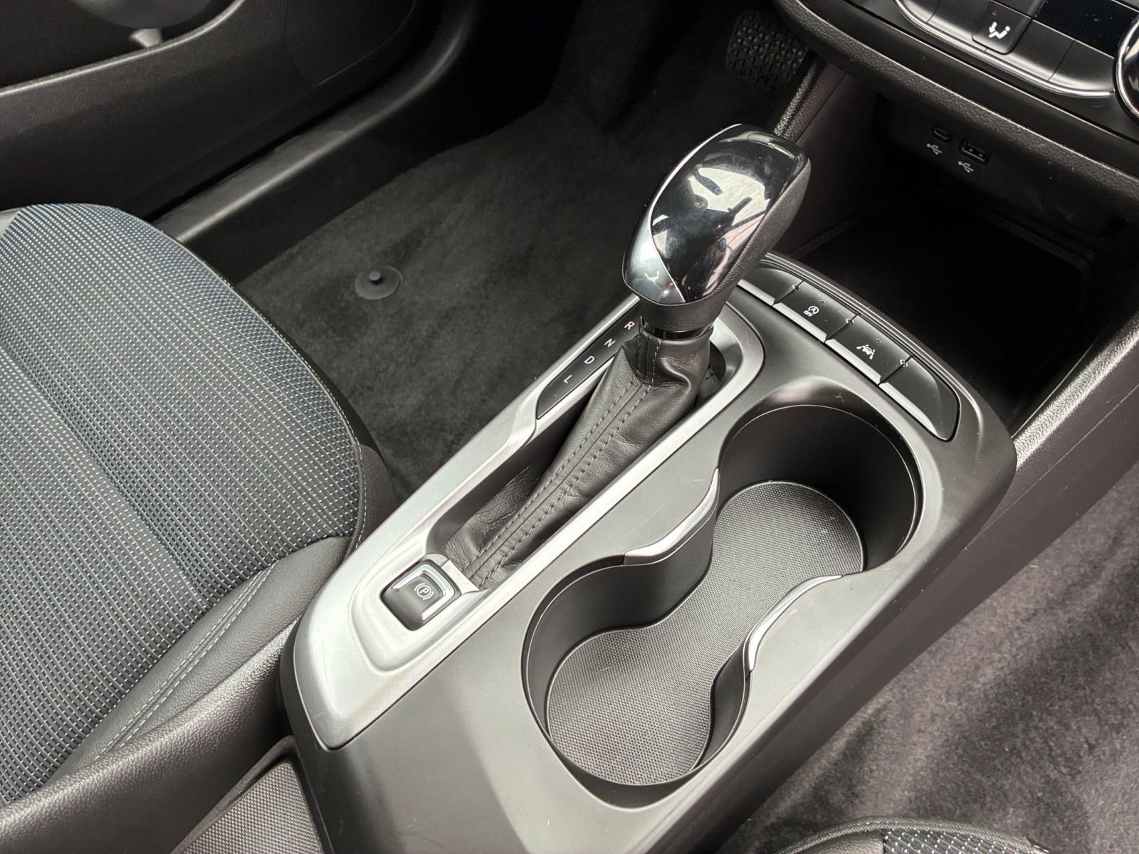 Used 2025 Buick Envista Preferred image 40